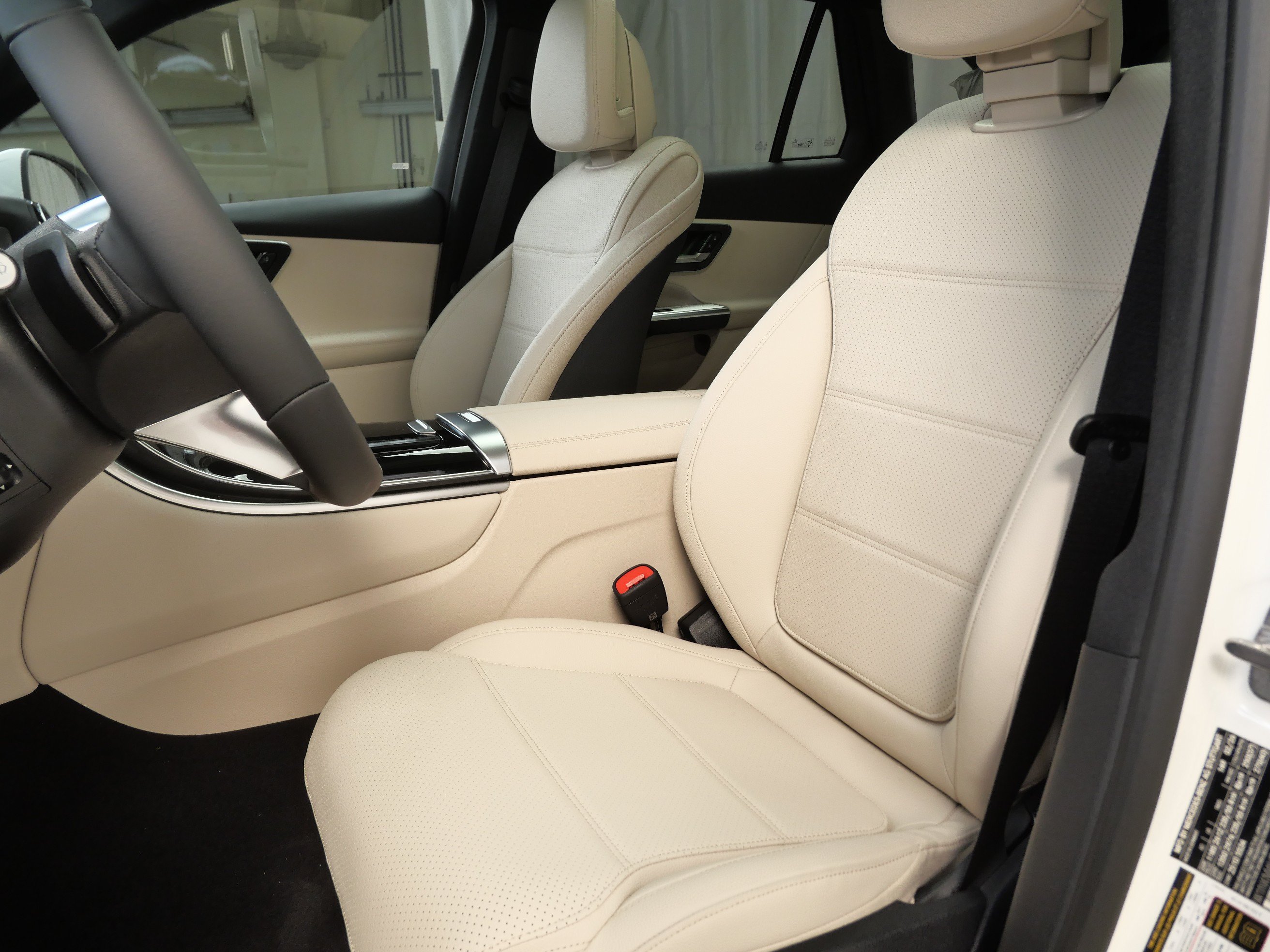 New 2026 Mercedes-Benz GLC 300 4MATIC image 3