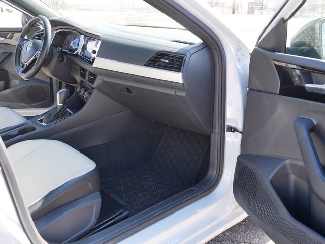 Used 2019 Volkswagen Jetta R-Line FWD image 20
