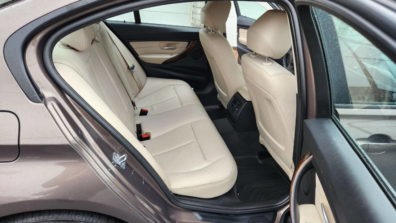 Used 2015 BMW 320i xDrive Sedan image 16