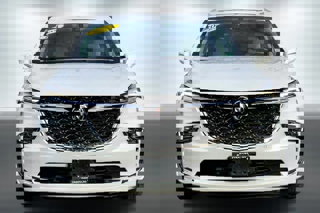 Used 2023 Buick Enclave Avenir w/ Avenir Technology Package image 2