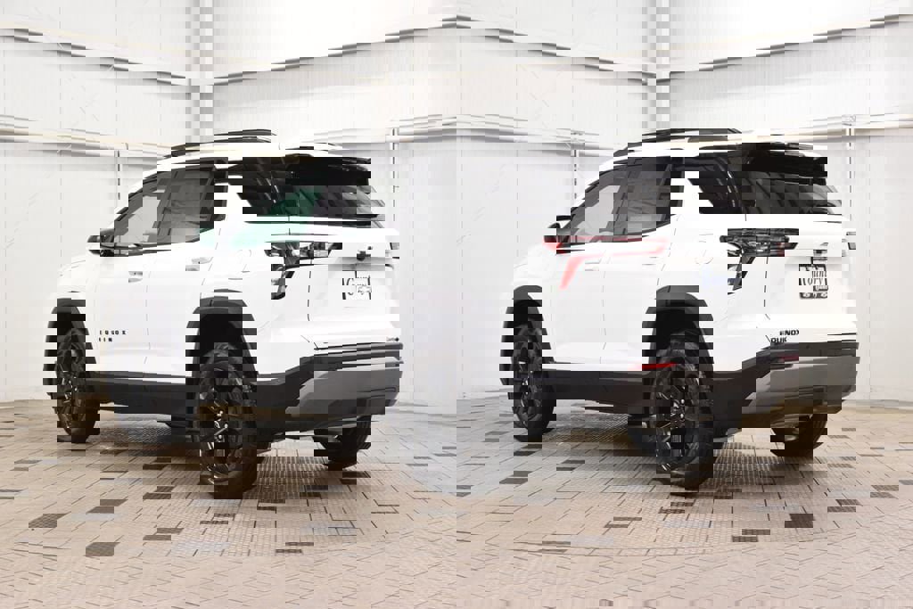 New 2026 Chevrolet Equinox LT w/ Midnight Edition FWD image 6