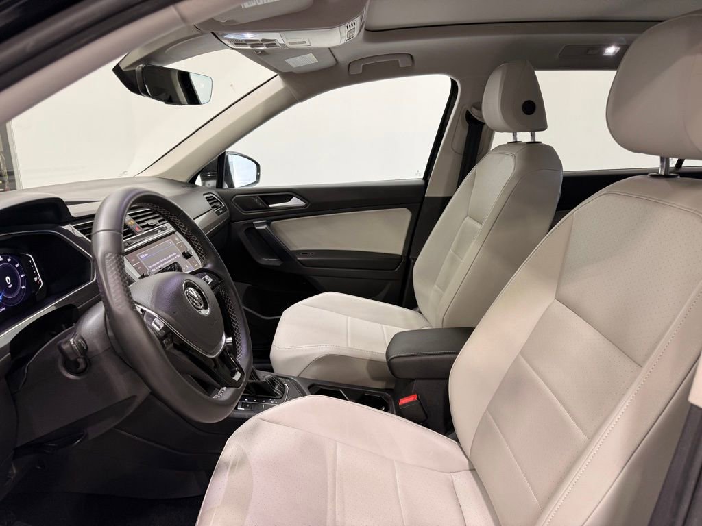 Used 2021 Volkswagen Tiguan SE image 12