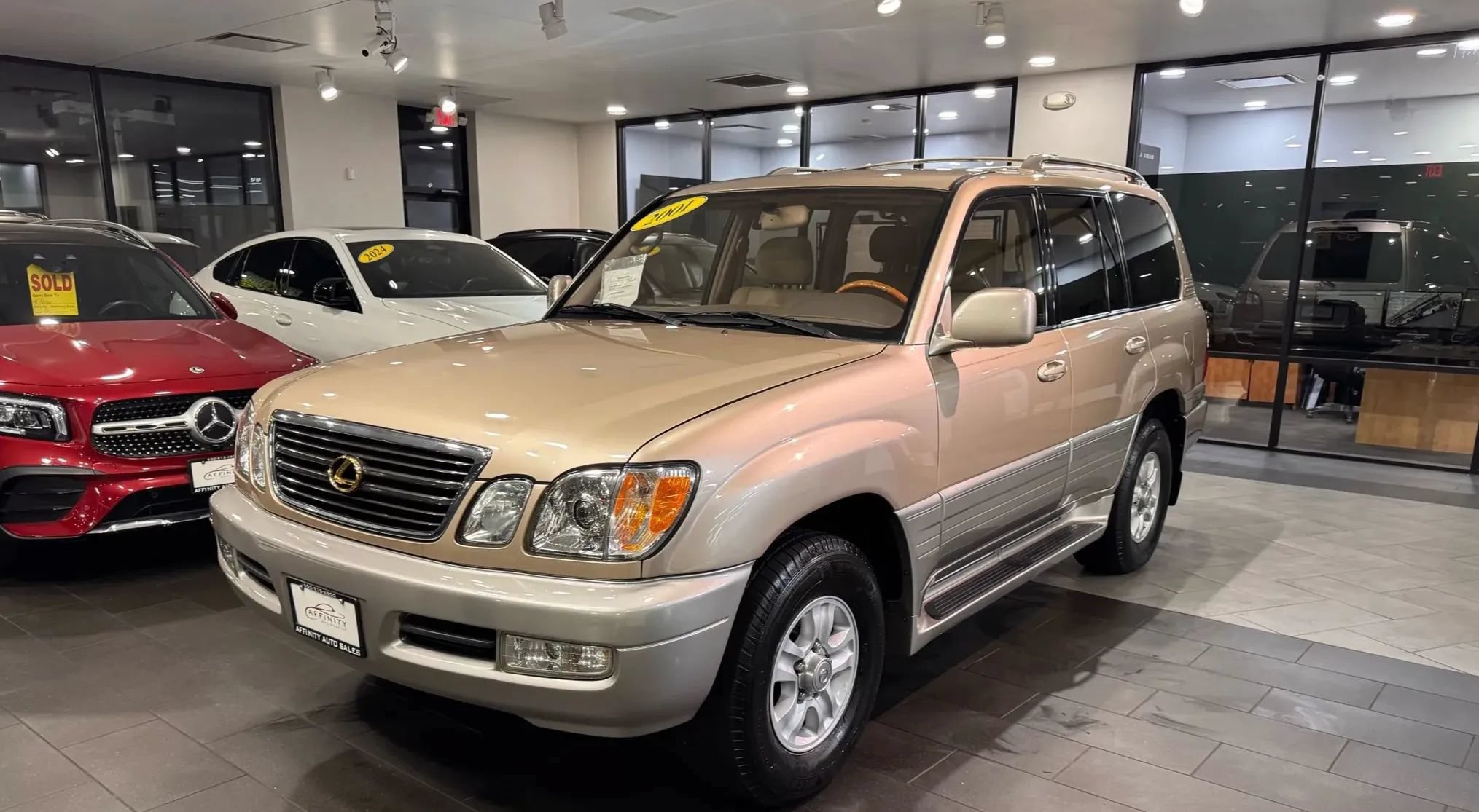 Used 2001 Lexus LX 470 4WD image 1