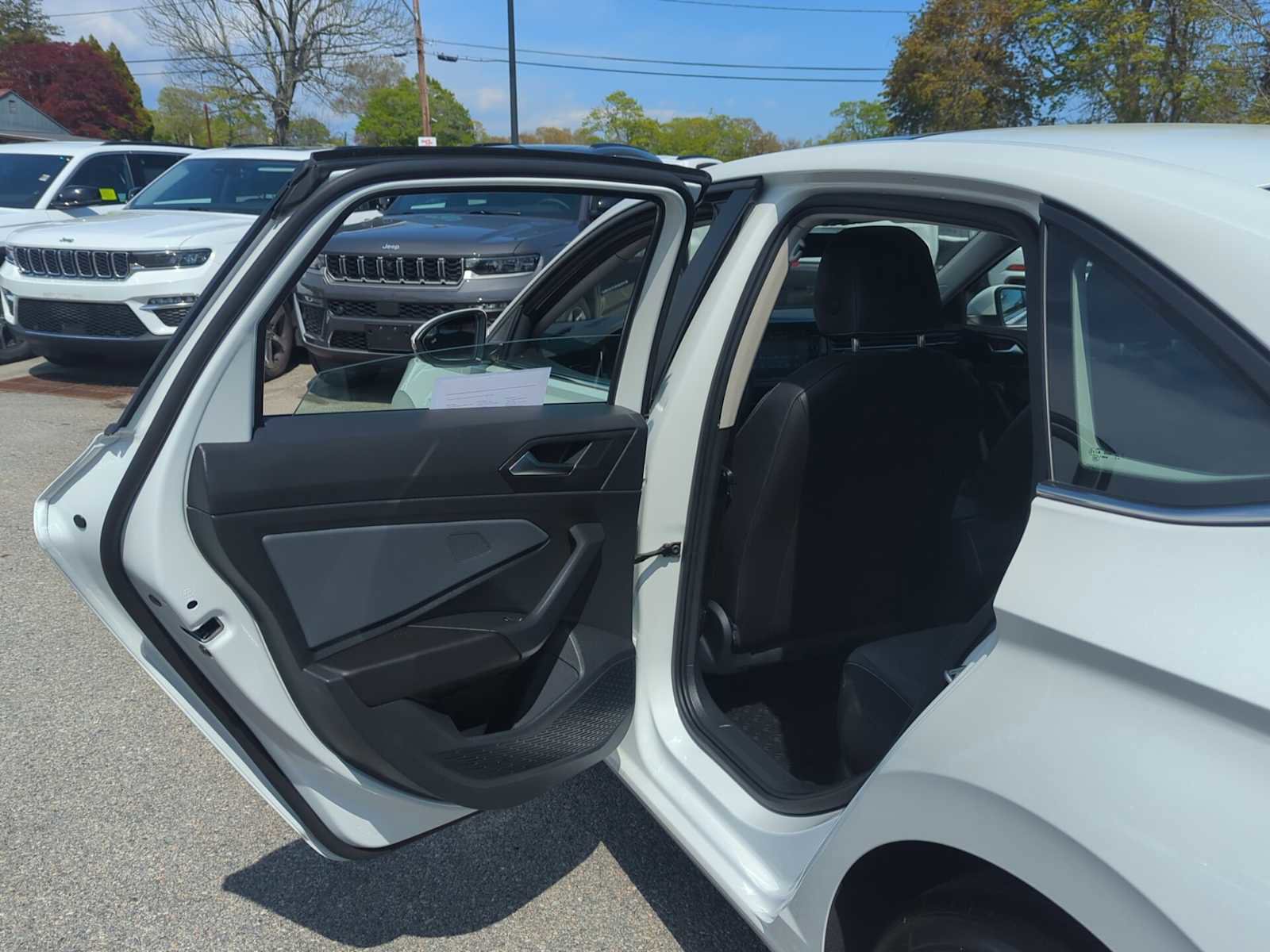 Used 2025 Volkswagen Jetta SEL FWD image 26