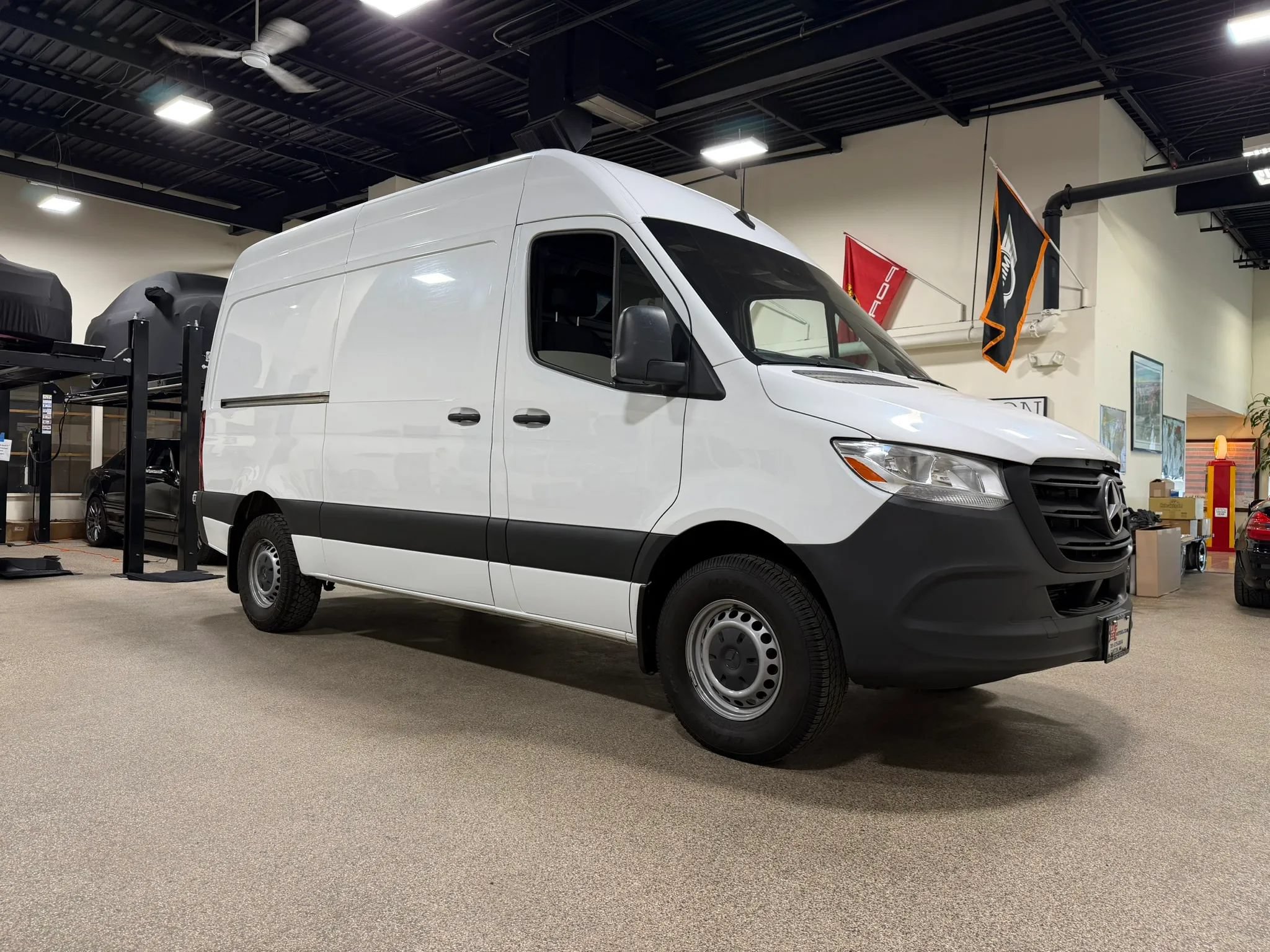 Used 2020 Mercedes-Benz Sprinter 2500 image 3
