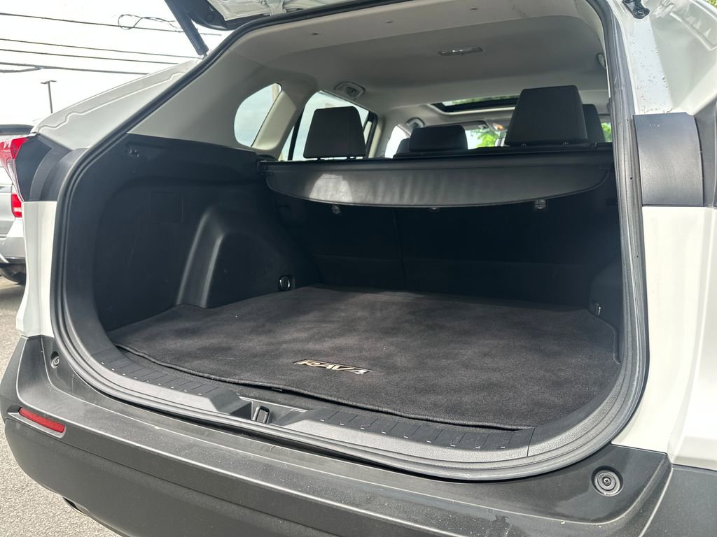 Used 2019 Toyota RAV4 XLE w/ Convenience Package AWD/4WD image 19