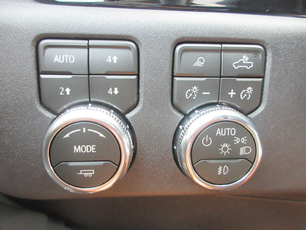 New 2026 GMC Sierra 3500 SLT w/ SLT Premium Package AWD/4WD image 18