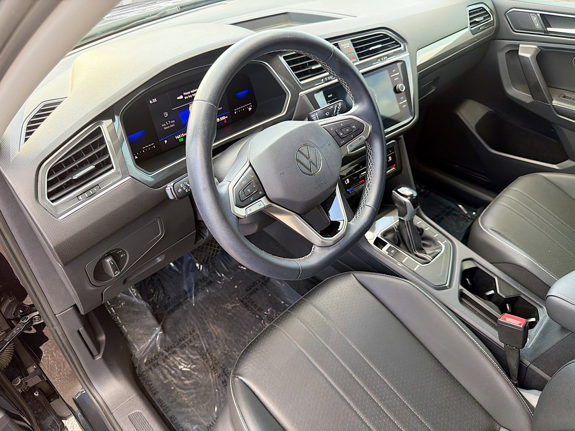 Used 2023 Volkswagen Tiguan SE image 24