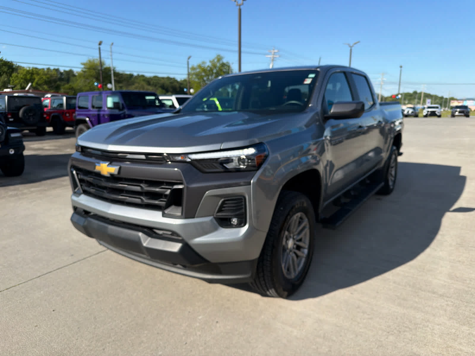 Used 2024 Chevrolet Colorado LT w/ LT Convenience Package III AWD/4WD image 3