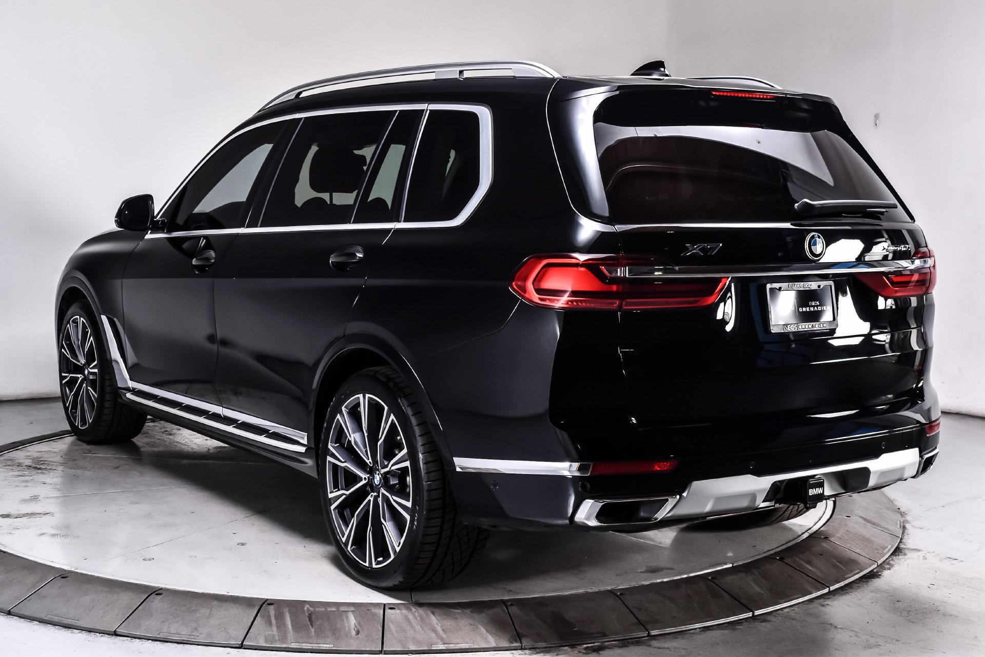 Used 2022 BMW X7 xDrive40i w/ Premium Package AWD/4WD image 4