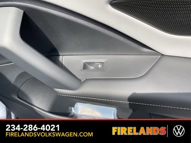 New 2025 Volkswagen Tiguan SE image 52