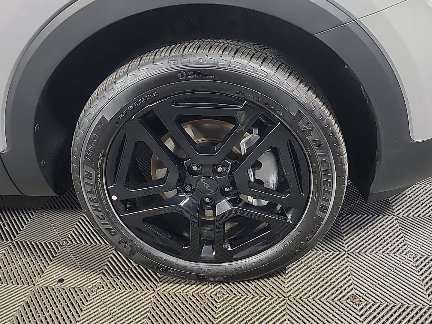 Used 2025 Kia Telluride SX X-Line image 3