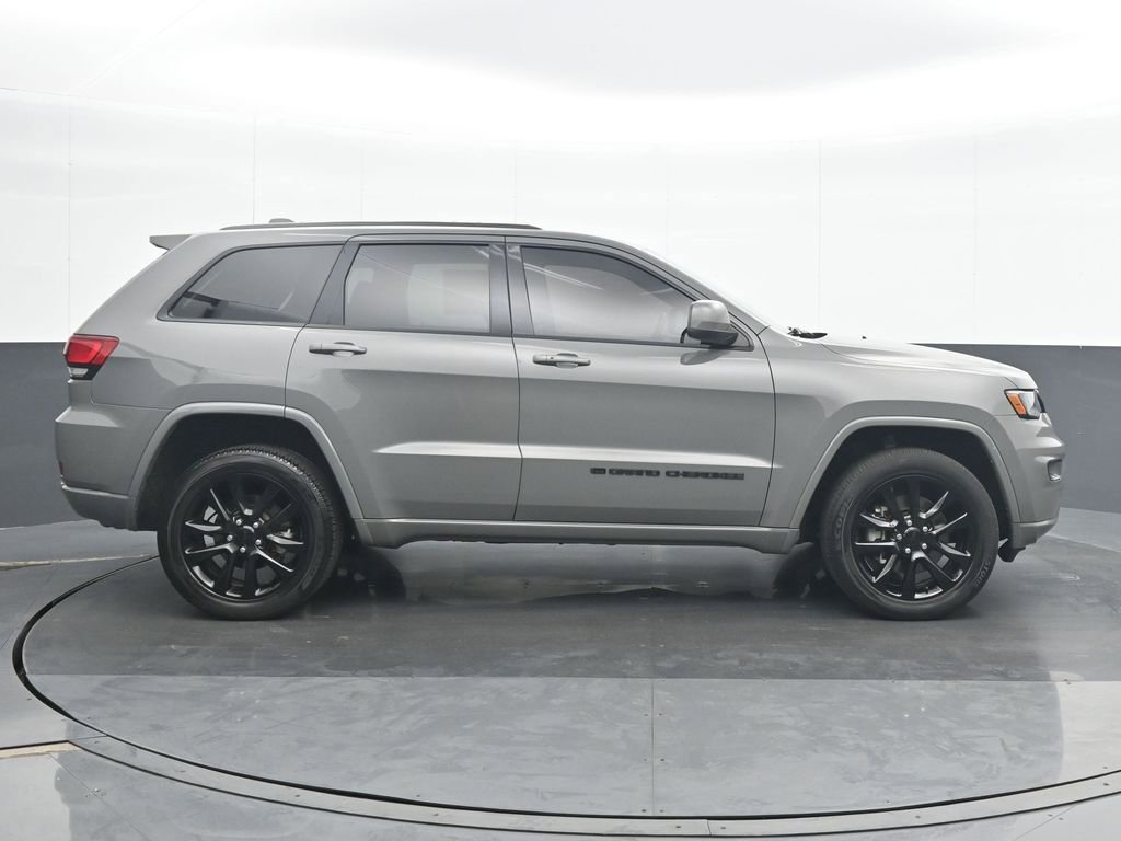 Used 2022 Jeep Grand Cherokee Laredo X image 7