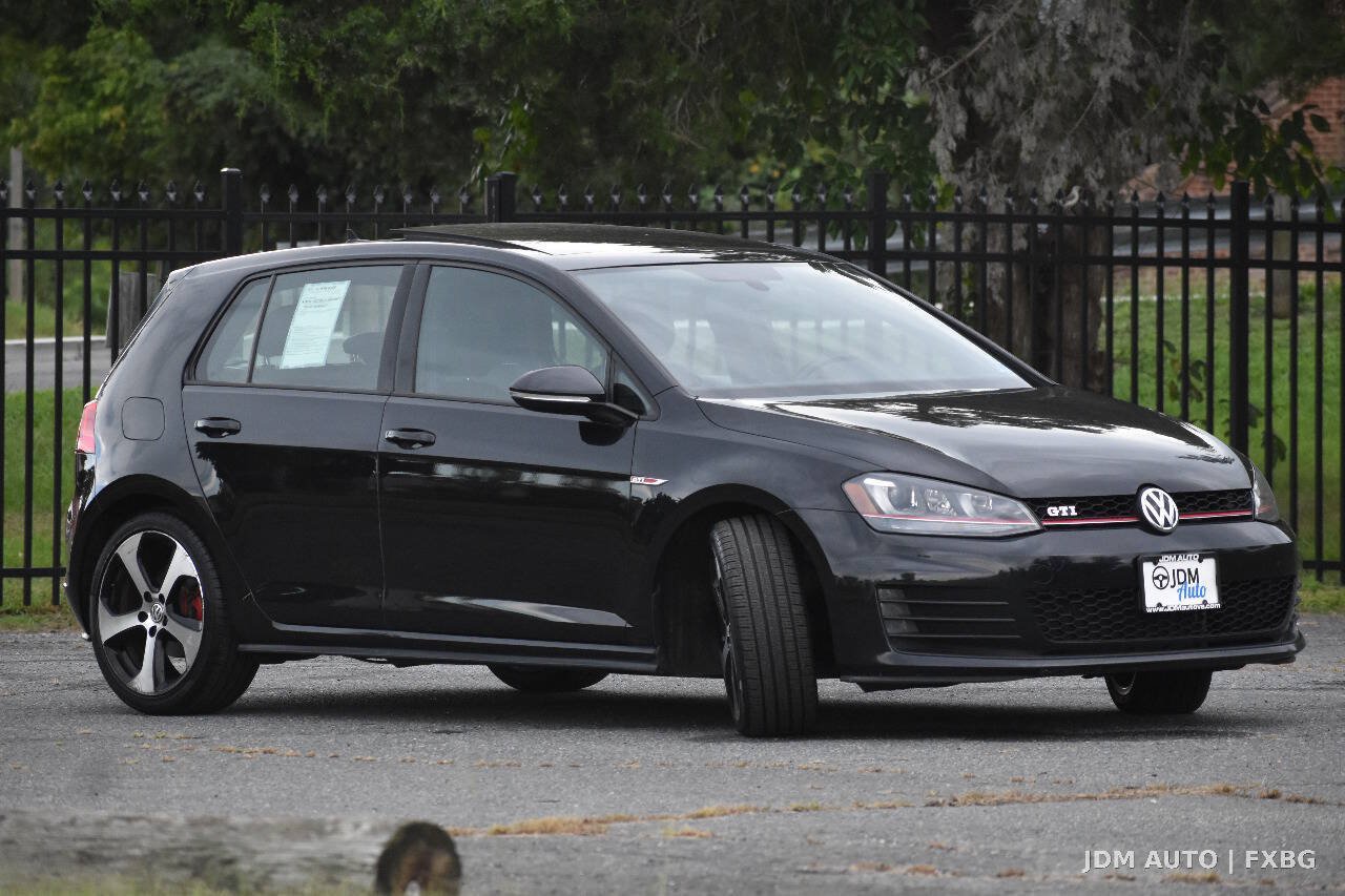 Used 2015 Volkswagen GTI SE FWD image 4