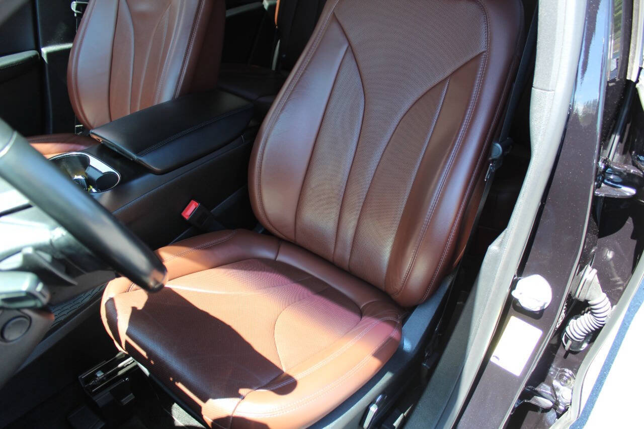 Used 2019 Lincoln Nautilus Reserve AWD/4WD image 3