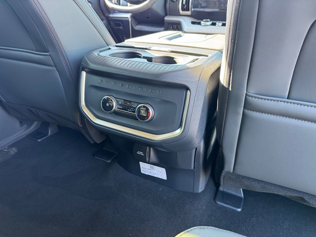 New 2026 Ford Expedition Active image 24