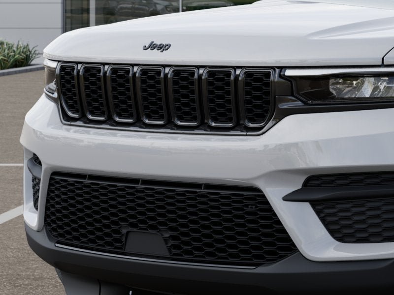 New 2025 Jeep Grand Cherokee Altitude AWD/4WD image 37