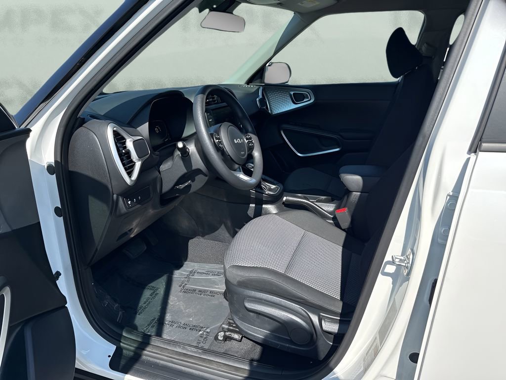 Used 2024 Kia Soul LX w/ Option Group 015 image 9