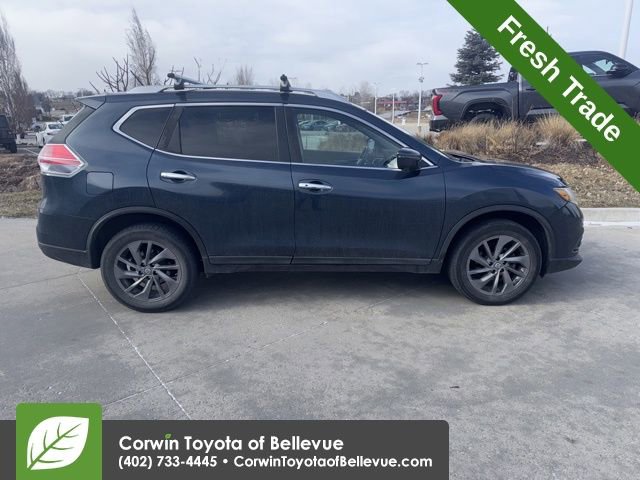 Used 2016 Nissan Rogue SL image 2