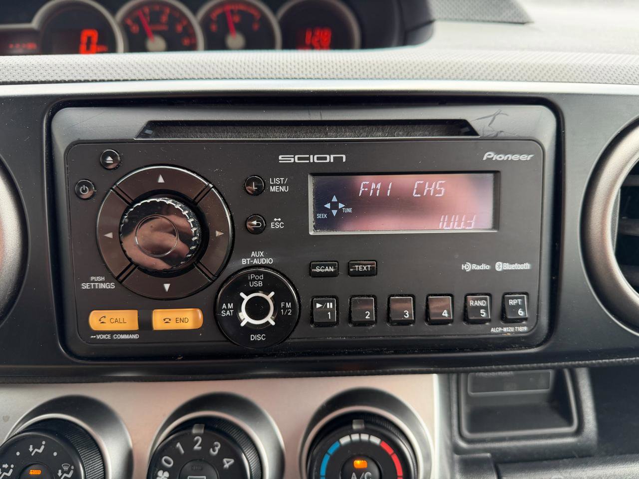 Used 2012 Scion xB FWD image 31