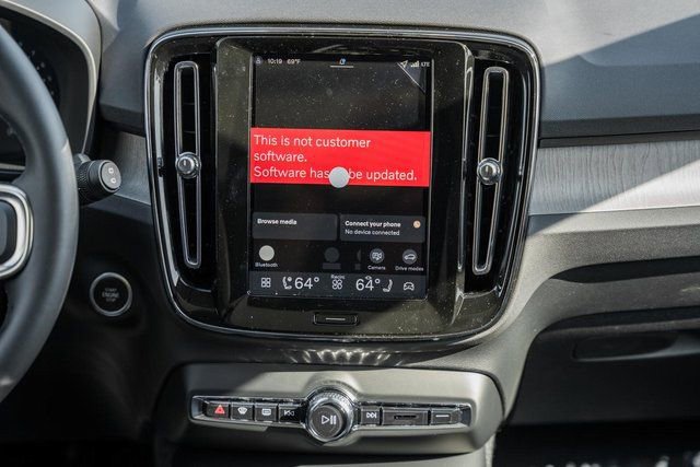 Used 2026 Volvo XC40 B5 Plus w/ Protection Package Premier image 21