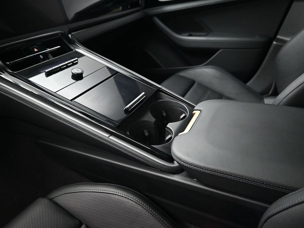 Used 2025 Porsche Panamera 4 image 22