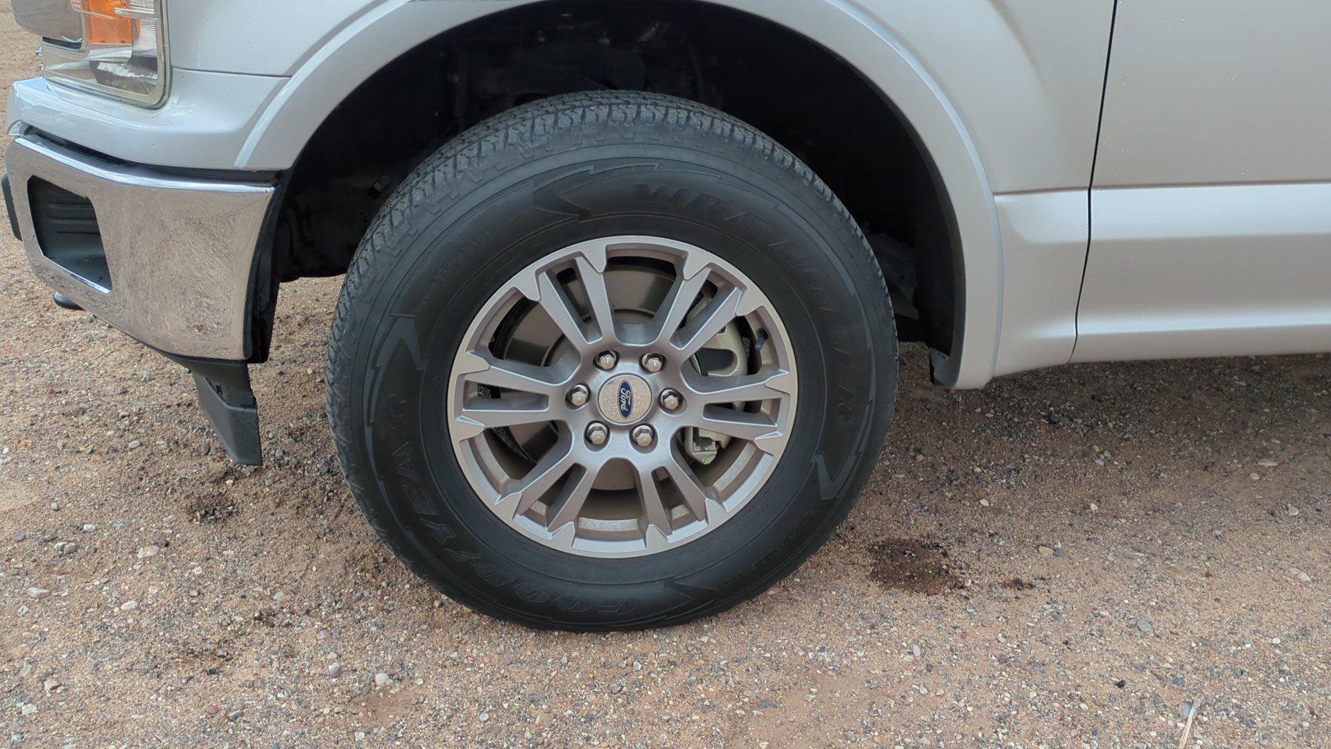 Used 2019 Ford F150 Lariat w/ Max Trailer Tow Package image 11