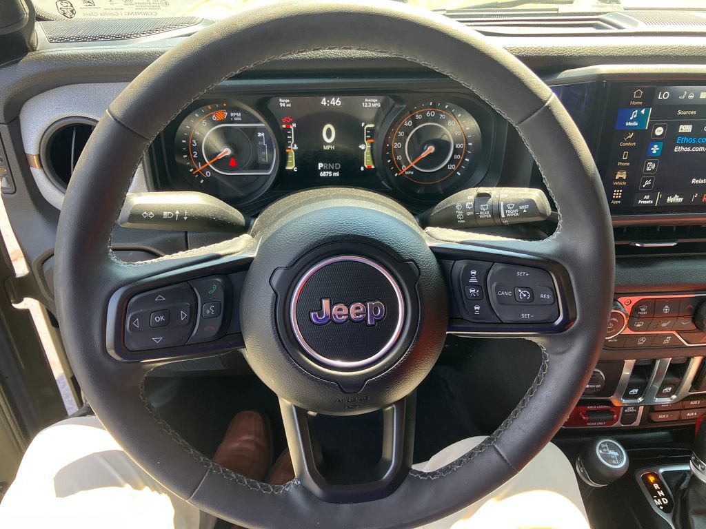 Used 2025 Jeep Wrangler Sport AWD/4WD image 15