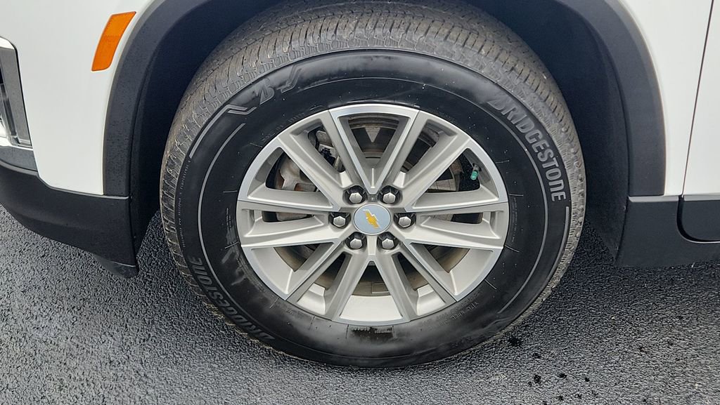 Used 2023 Chevrolet Traverse LT image 14