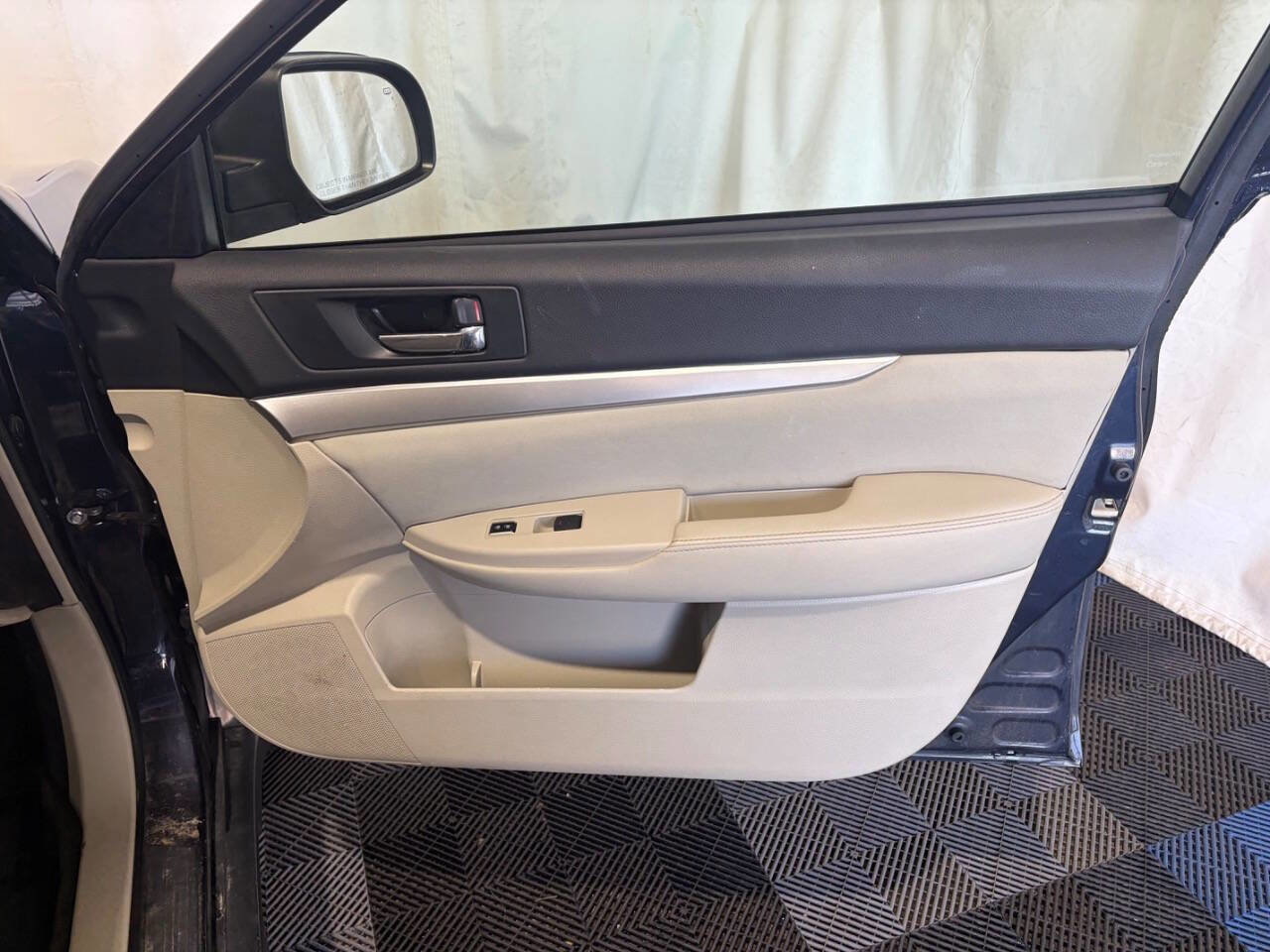 Used 2012 Subaru Outback 2.5i Premium w/ Popular Pkg 1B AWD/4WD image 12