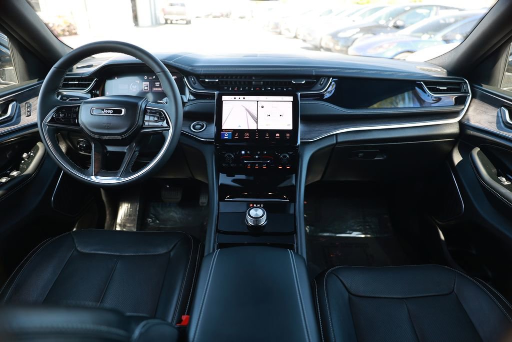 Used 2023 Jeep Grand Cherokee Overland RWD image 24