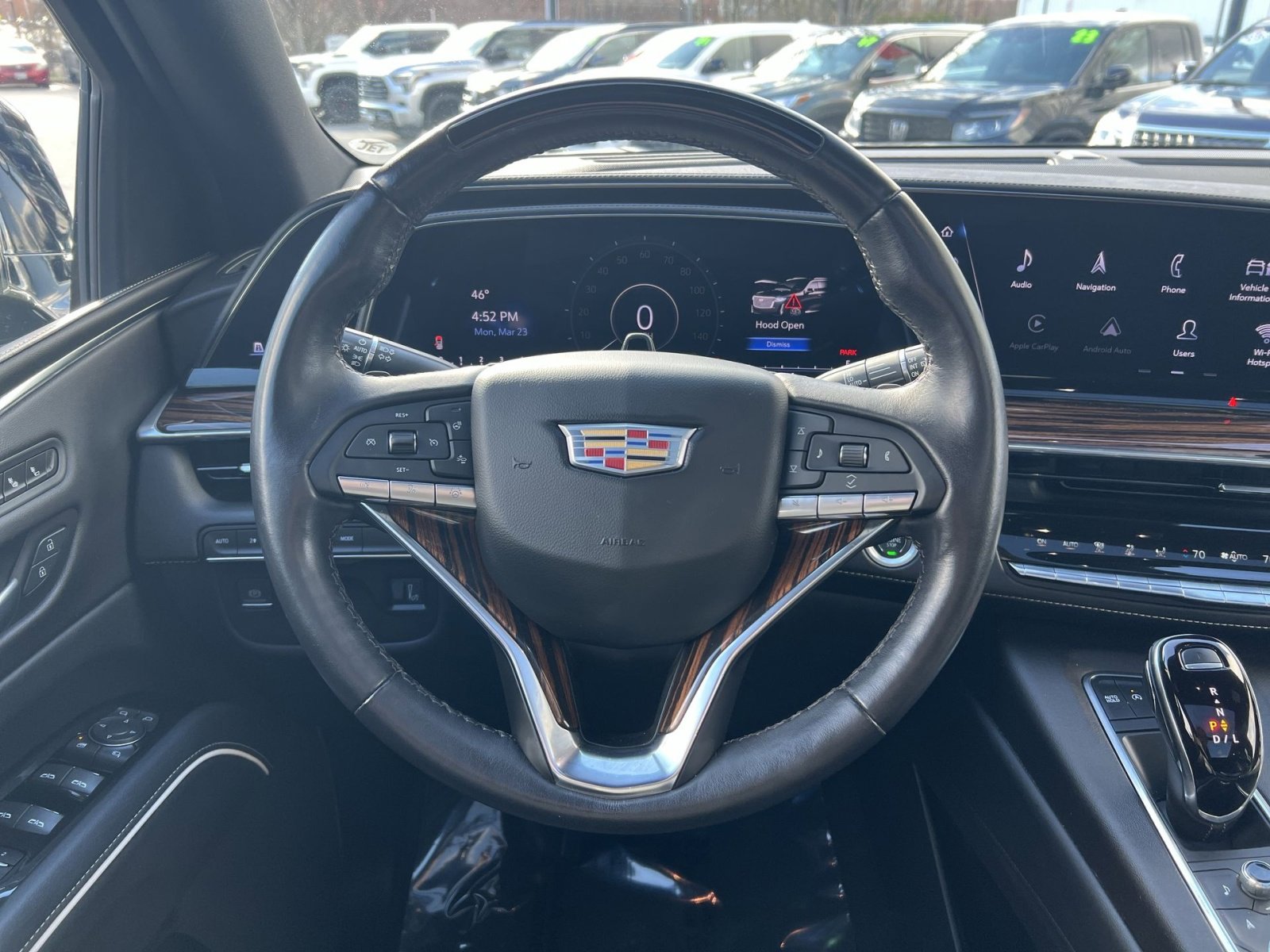 Used 2022 Cadillac Escalade Premium Luxury image 16