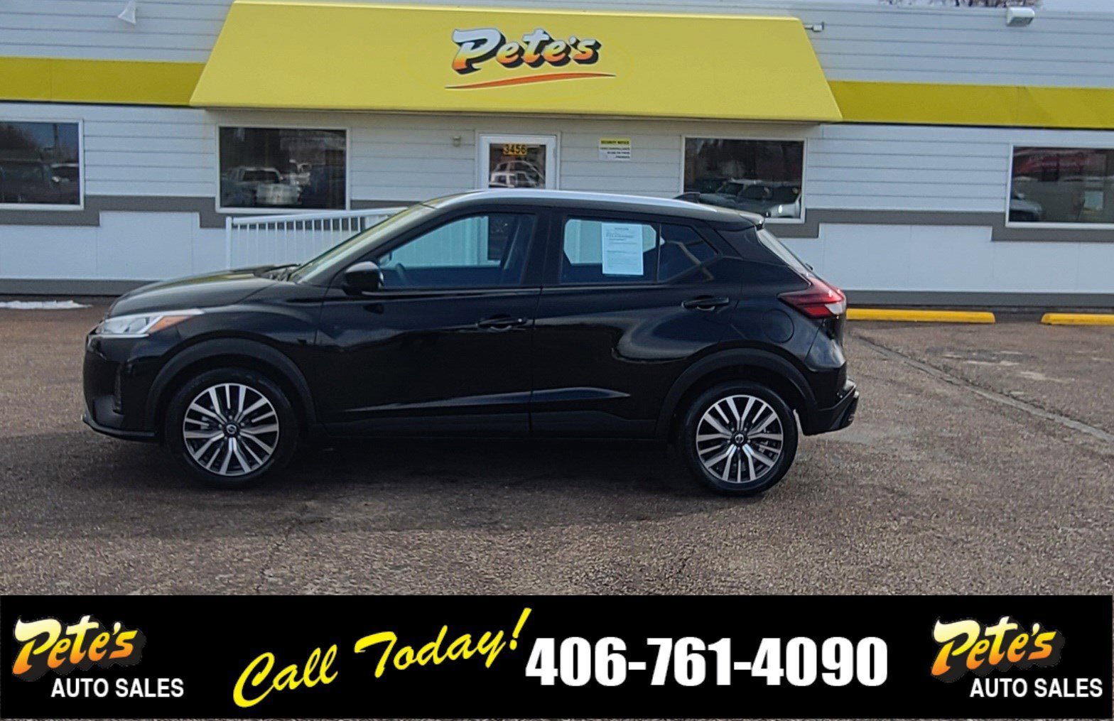 Used 2021 Nissan Kicks SV FWD image 1
