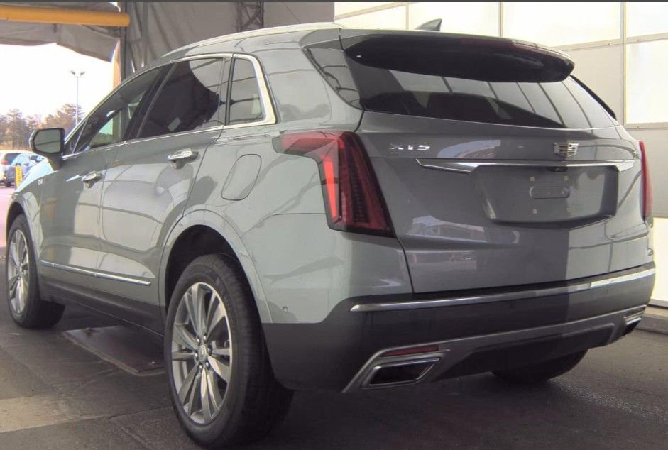 Used 2024 Cadillac XT5 Premium Luxury w/ Technology Package FWD image 4