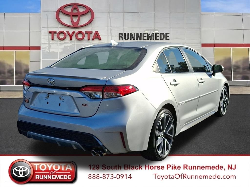 Certified 2022 Toyota Corolla SE w/ SE Premium Package FWD image 6
