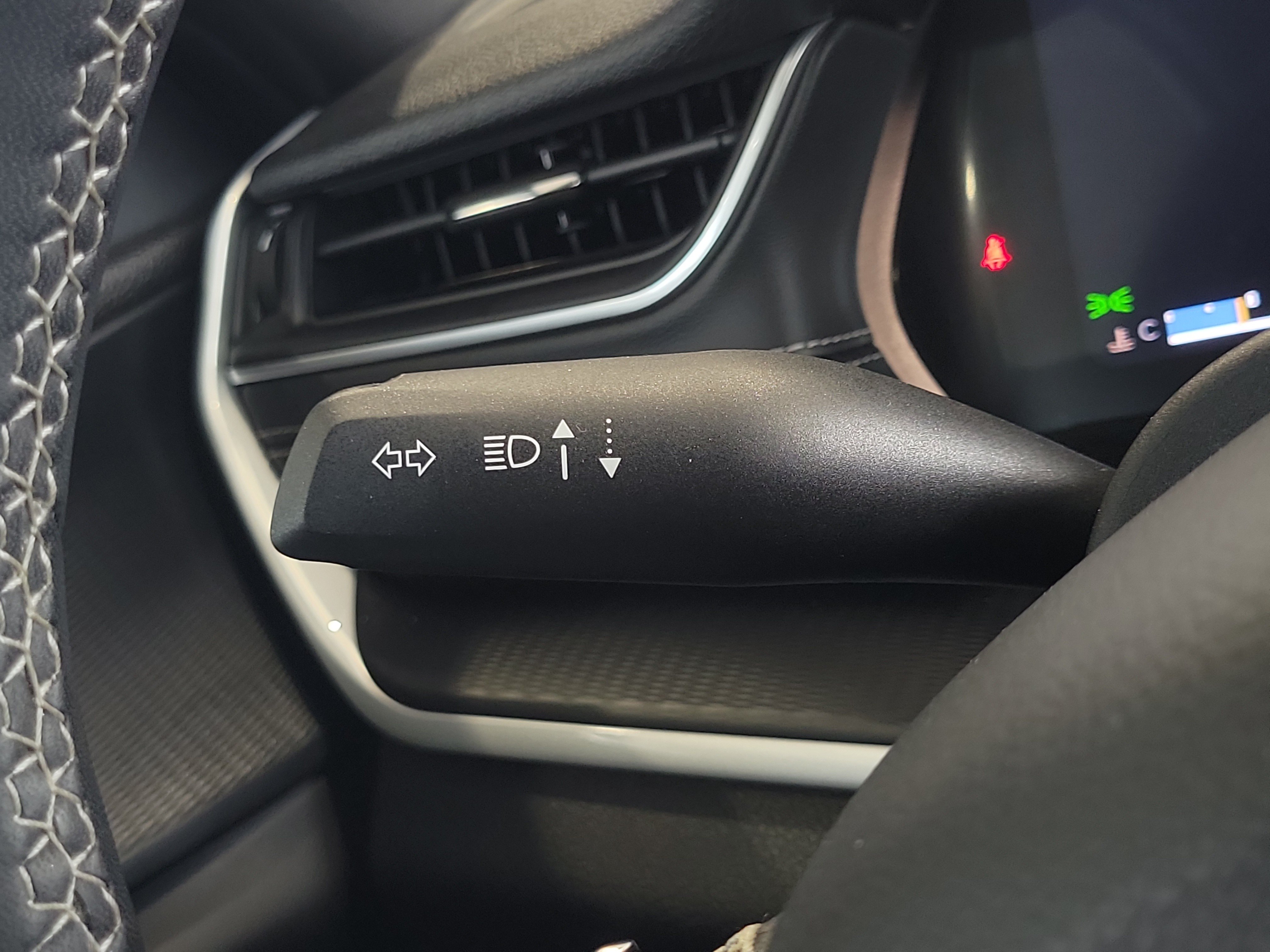 Certified 2025 Jeep Grand Cherokee Altitude RWD image 25