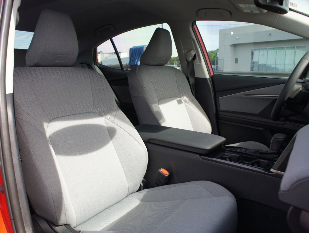 Used 2025 Toyota Camry LE w/ Convenience Package FWD image 22