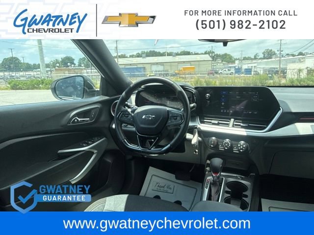 Used 2025 Chevrolet Trax RS w/ Driver Confidence Package FWD image 20