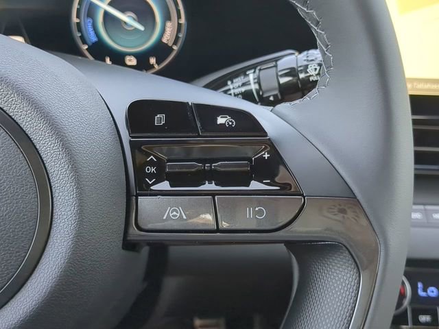 New 2025 Hyundai Elantra SEL FWD image 24