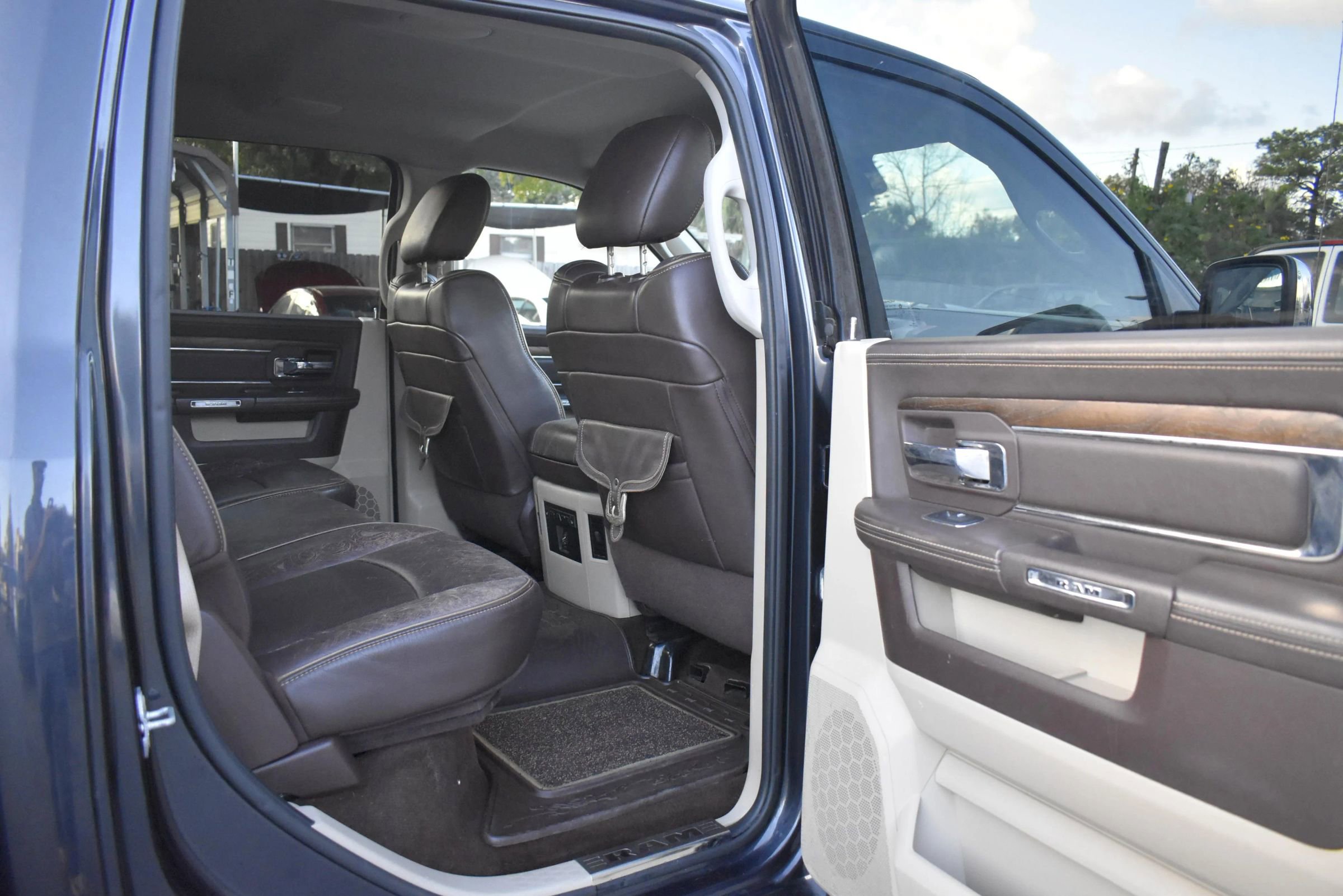 Used 2015 RAM 1500 Laramie Longhorn w/ Convenience Group image 21