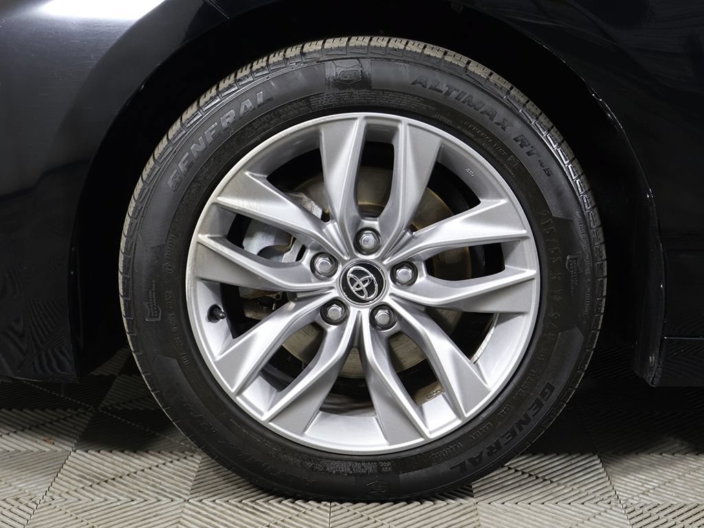 Used 2019 Toyota Avalon XLE w/ Moonroof Package FWD image 22