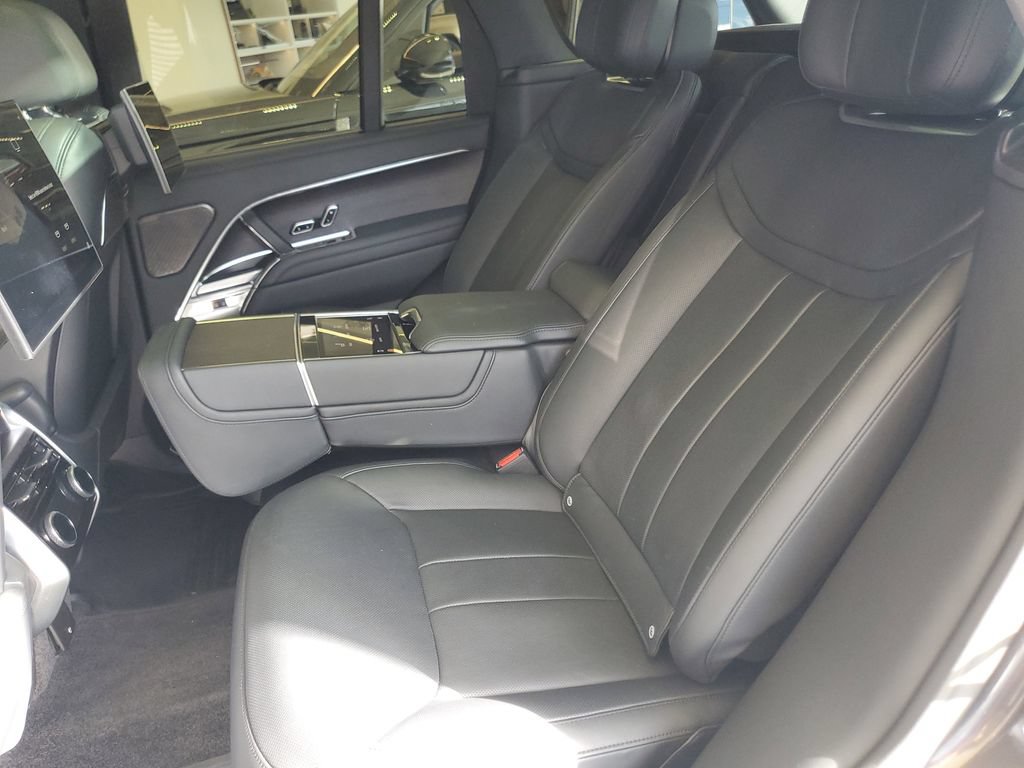 Used 2024 Land Rover Range Rover Autobiography AWD/4WD image 32