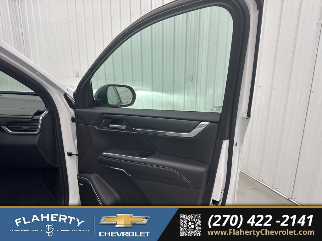 Used 2025 GMC Acadia Elevation image 13