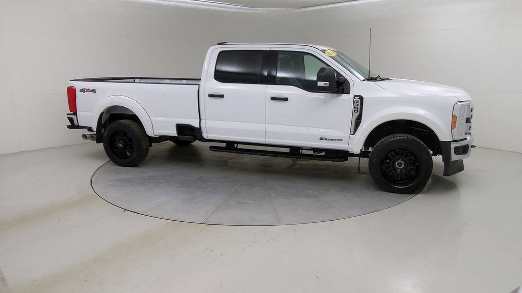 Used 2024 Ford F350 XLT image 11