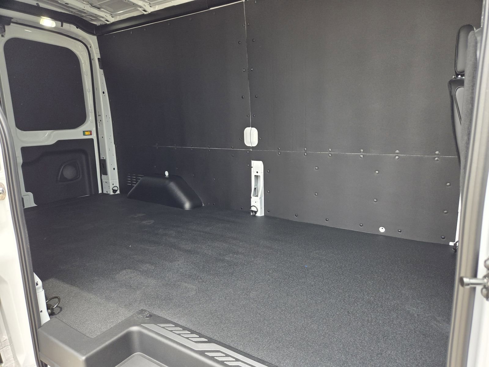 New 2026 Ford Transit 250 148 Medium Roof RWD image 27