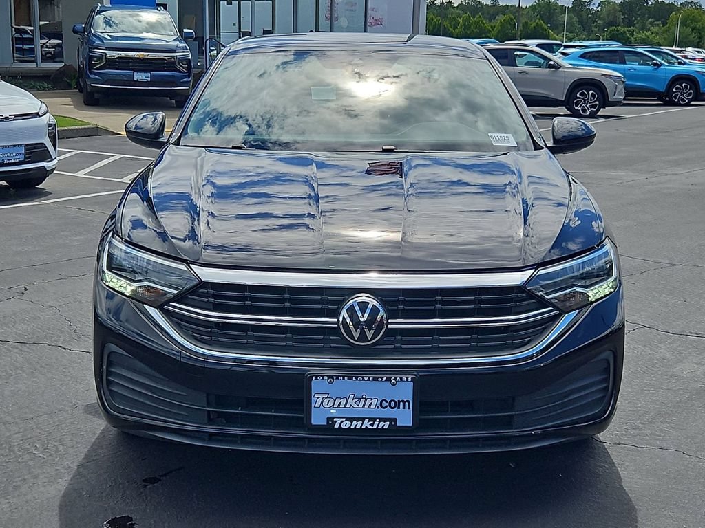 Used 2024 Volkswagen Jetta SE FWD image 9