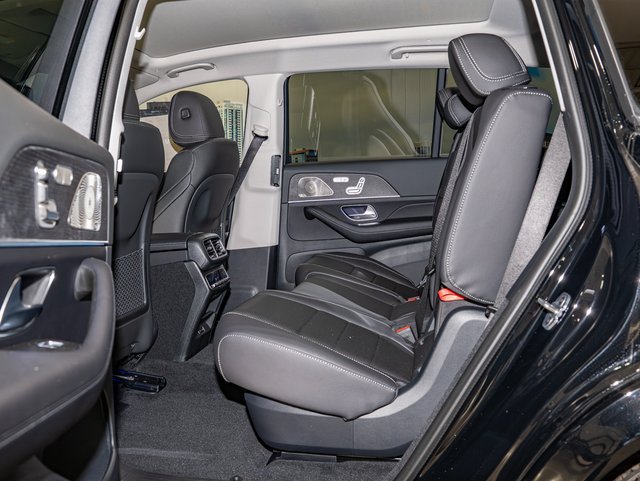 Used 2026 Mercedes-Benz GLS 450 4MATIC image 22