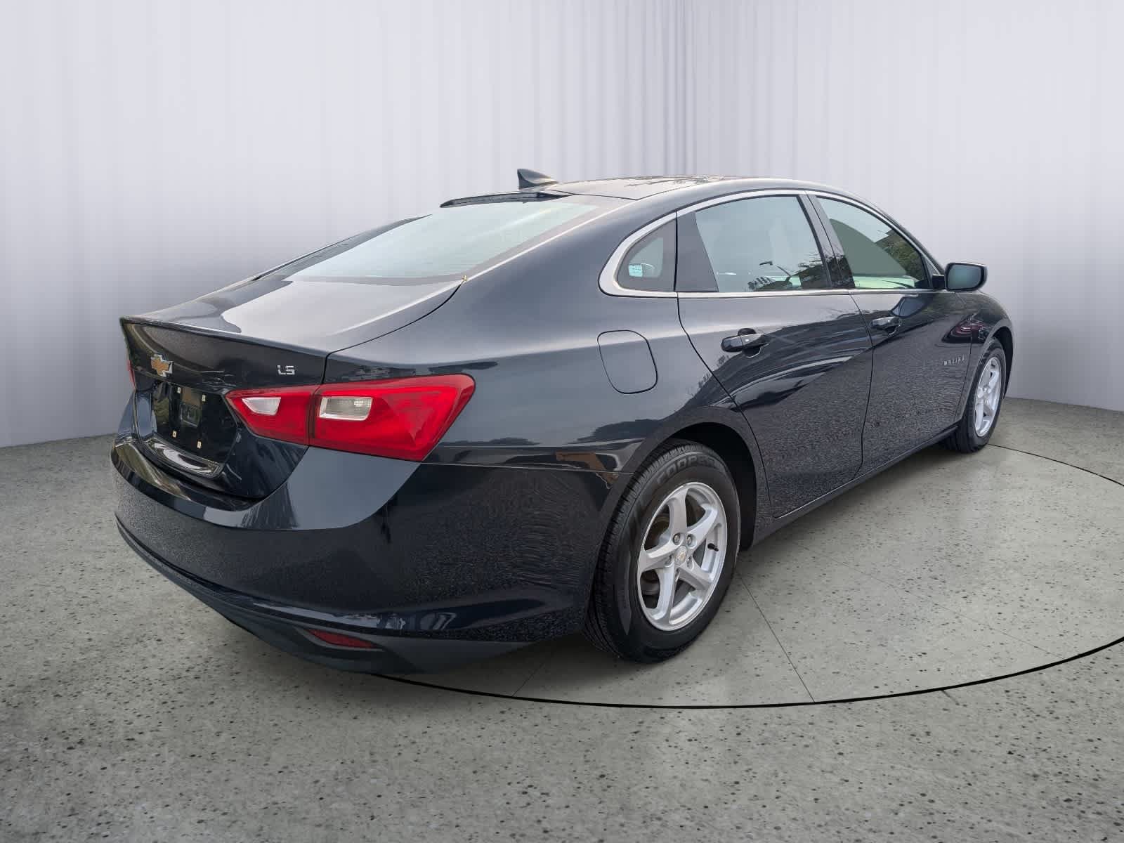 Used 2016 Chevrolet Malibu LS FWD image 3