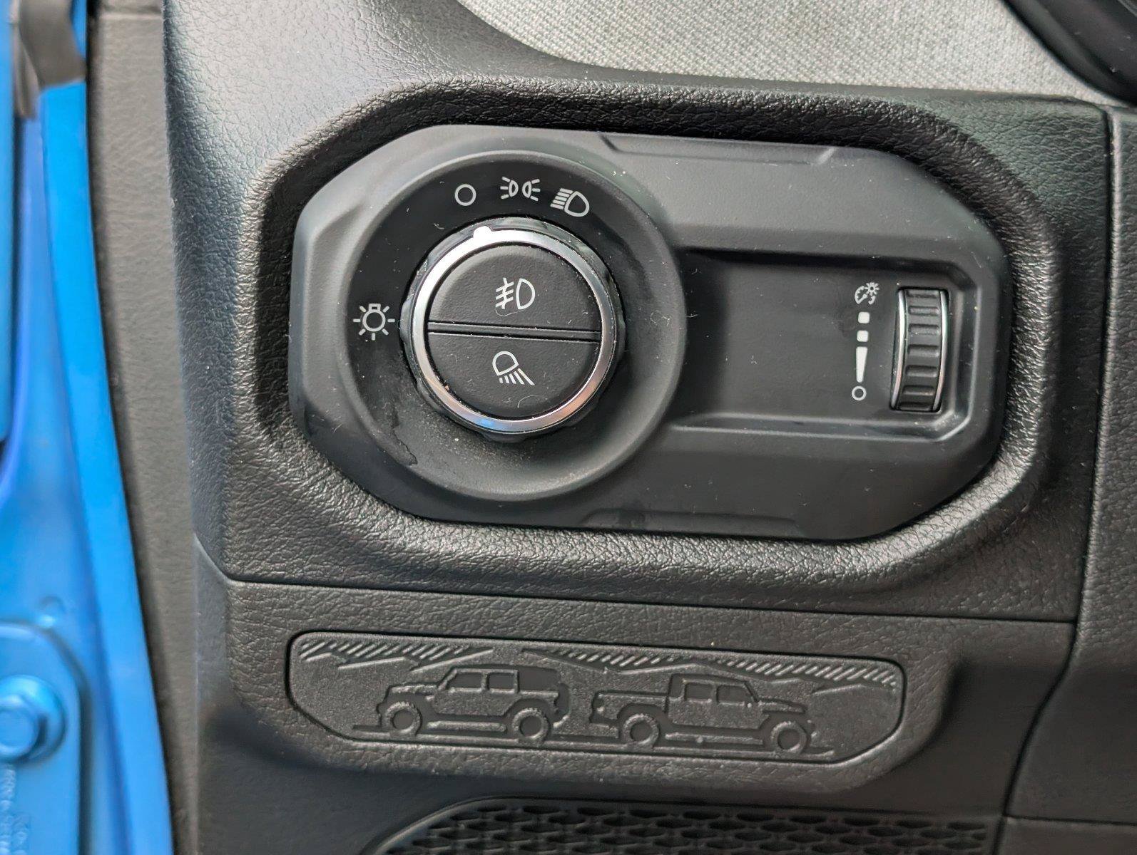Used 2024 Jeep Gladiator Sport AWD/4WD image 29