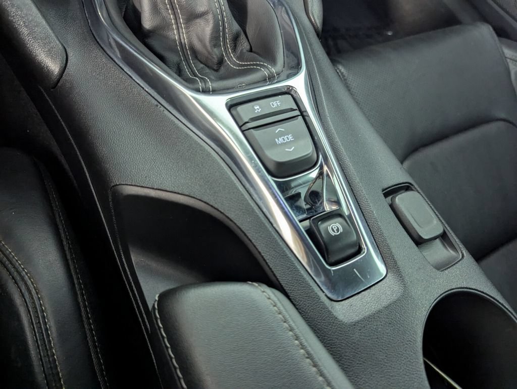 Used 2020 Chevrolet Camaro LT RWD image 21